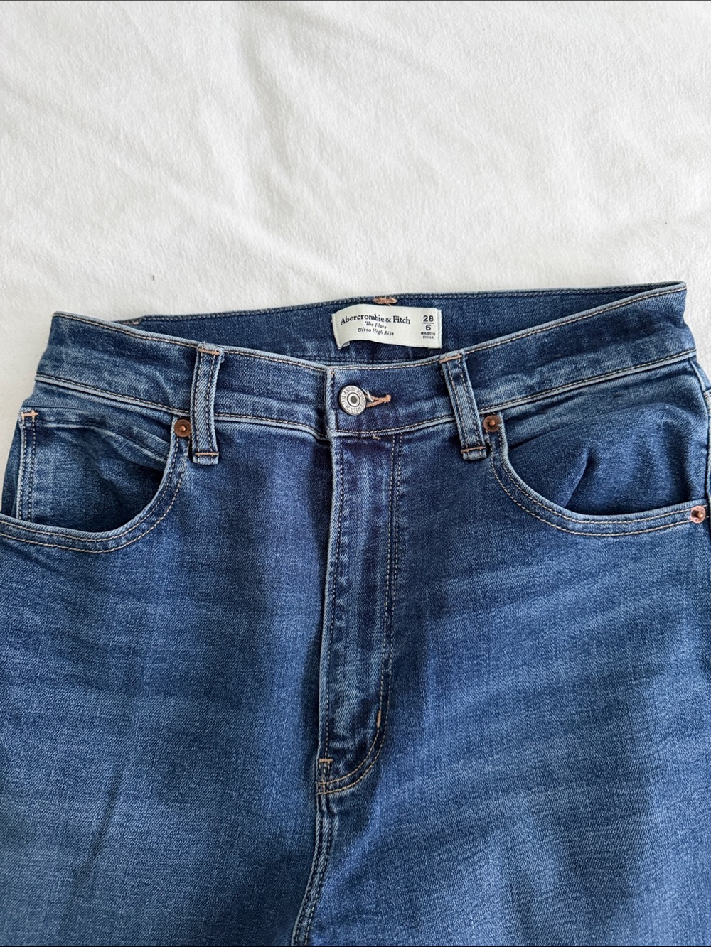 Abercrombie & Fitch Wide-Leg Jeans in Deep Blue Curve Love